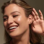 zenski-crni-uhani-zlata_barva-nakit-Mia-kolekcija-Trivia_Gold-t423e004dono