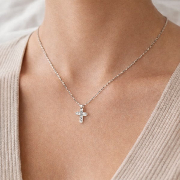 Ženska verižica LIU Jo LJ2707 prikaz okoli vratu