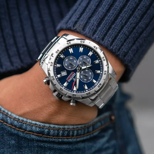 Moška športno elegantna ura Festina na zapestju